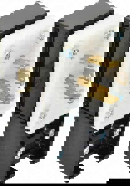 Straight Blade Plug: 14-20P, Black & White